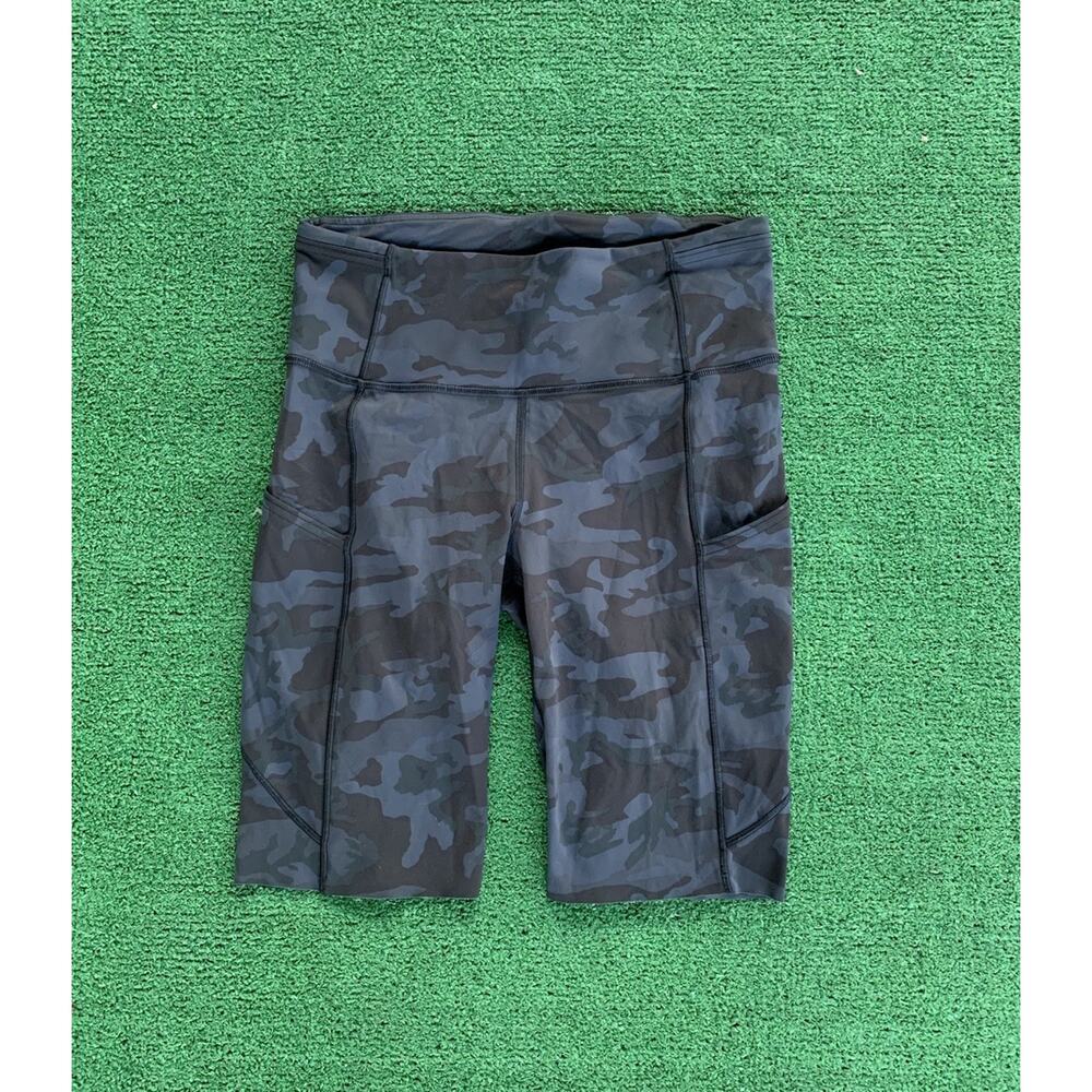 Lululemon Shorts Womens 6 Black Navy Camo Fast Free Performance Stretch Gym